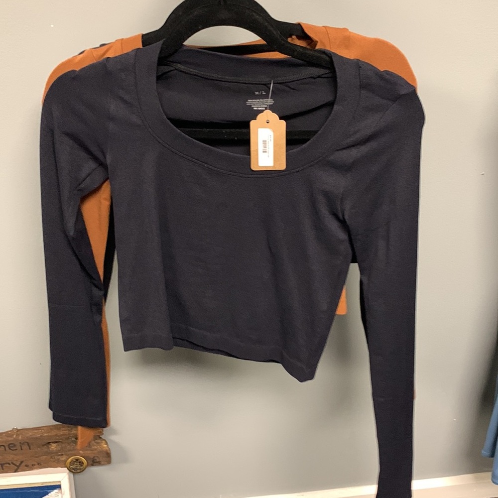 Stretch long sleeve crop - new with tags